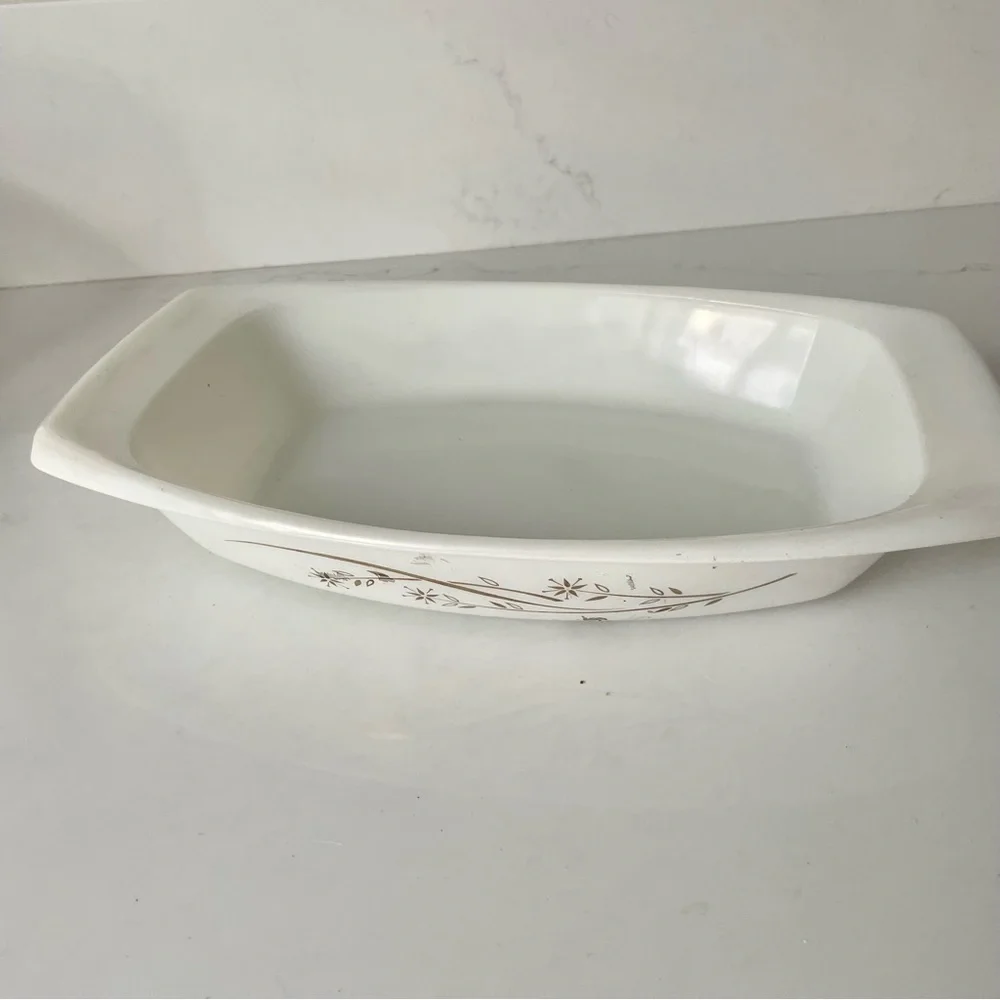 Vintage Pyrex Golden HoneySuckle Casserole Dish 033 1.5 Qt no lid